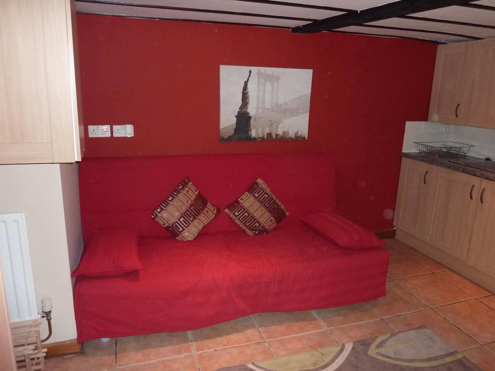 Ryvington Apartments Abergavenny Ngoại thất bức ảnh